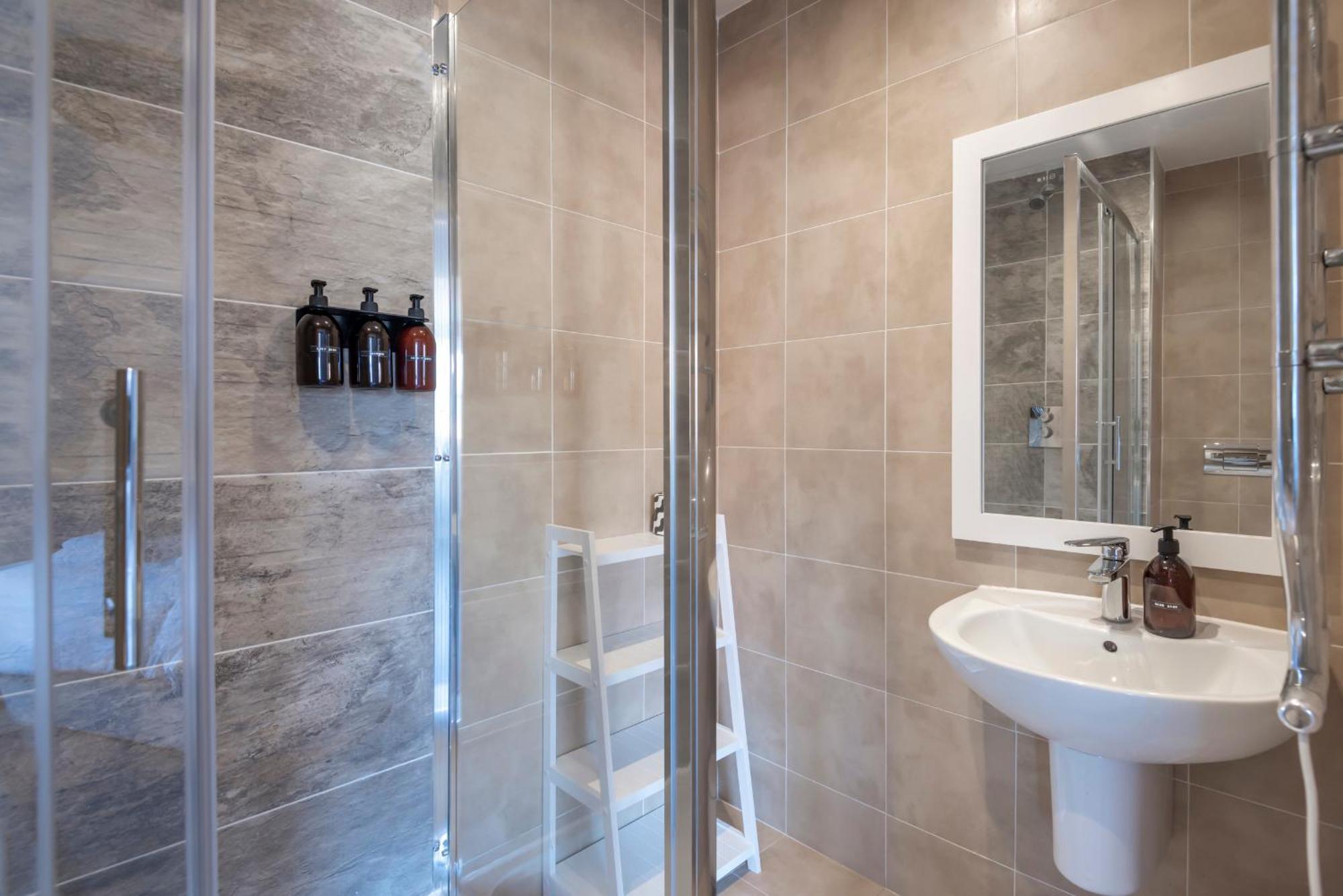 The Loft - Spacious Luxury 2 Bed 2 Bath With Free Secure Parking And Tube Close By London Exterior photo