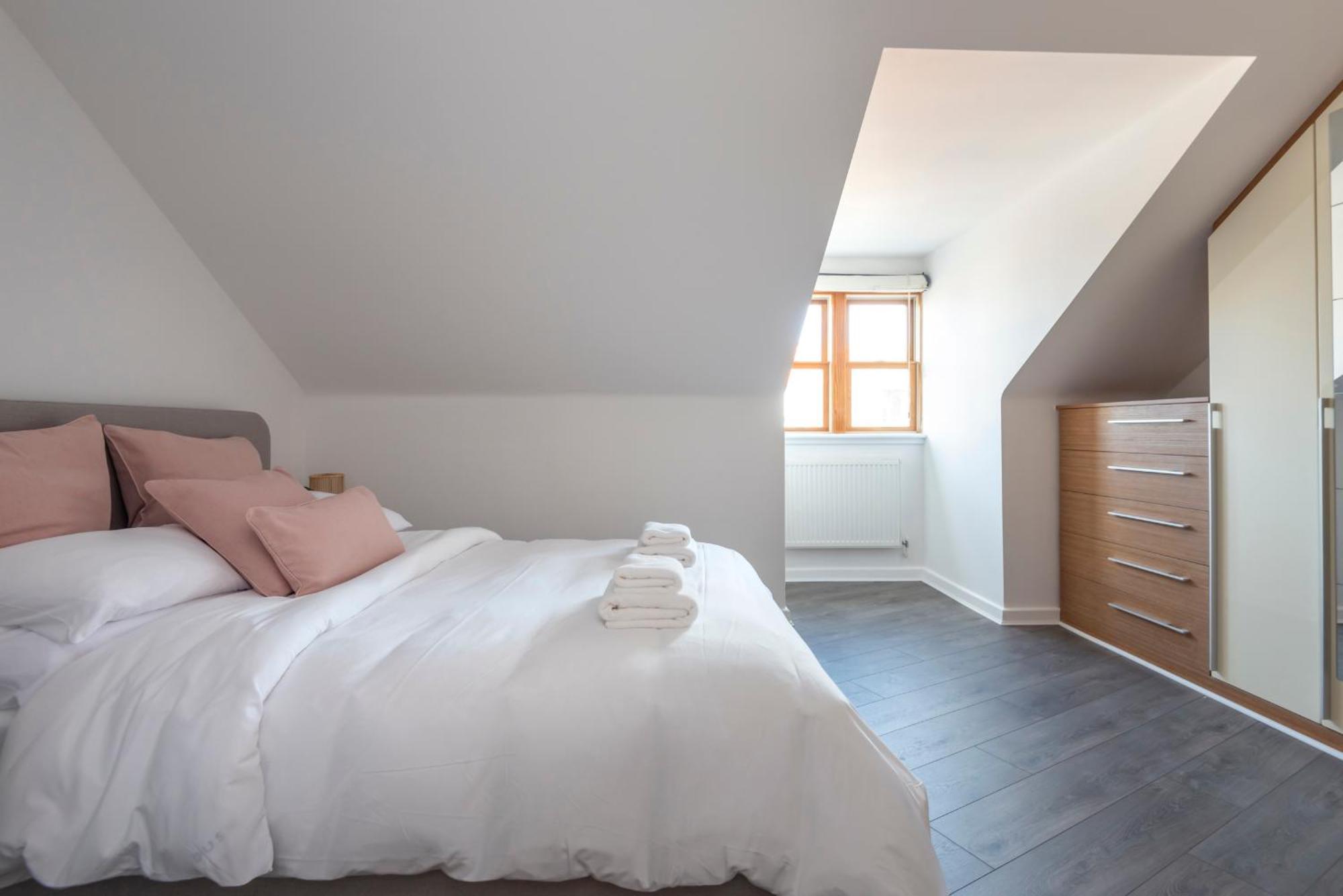 The Loft - Spacious Luxury 2 Bed 2 Bath With Free Secure Parking And Tube Close By London Exterior photo