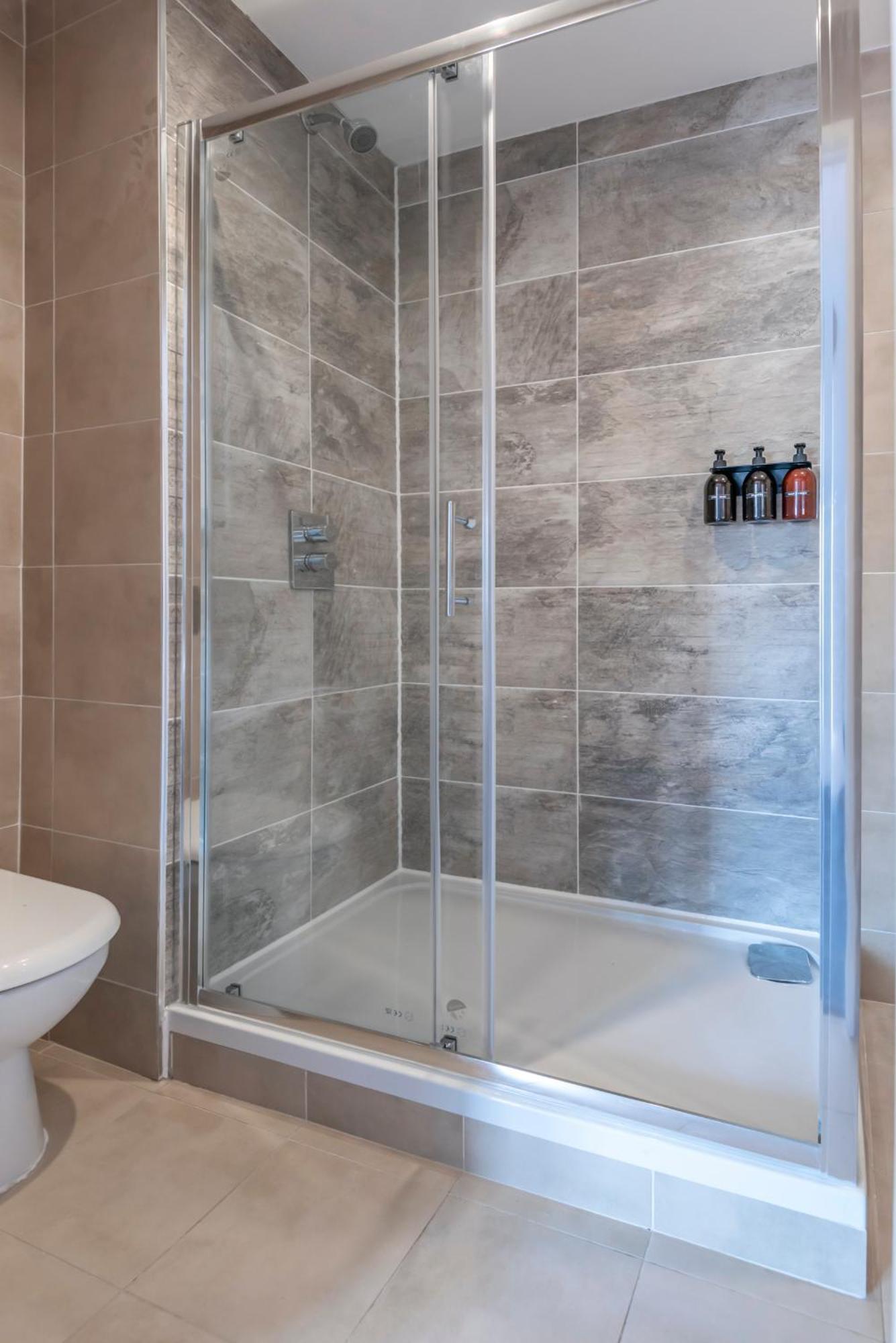 The Loft - Spacious Luxury 2 Bed 2 Bath With Free Secure Parking And Tube Close By London Exterior photo
